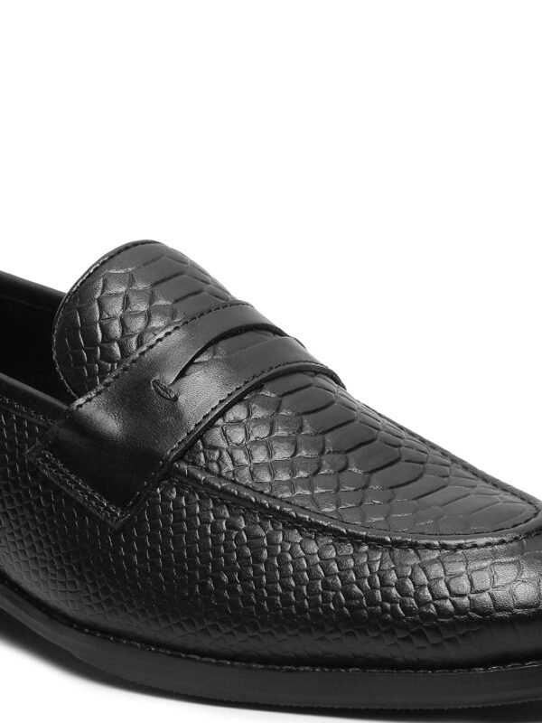 Men's Classic Black Texture Moccasins Leather Shoes - Image 2