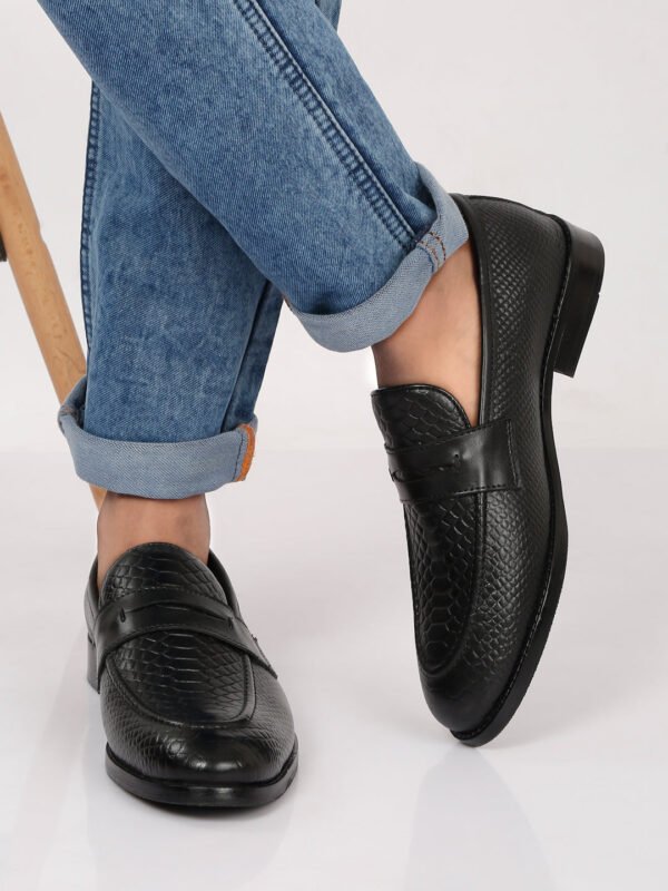 Men's Classic Black Texture Moccasins Leather Shoes - Image 7