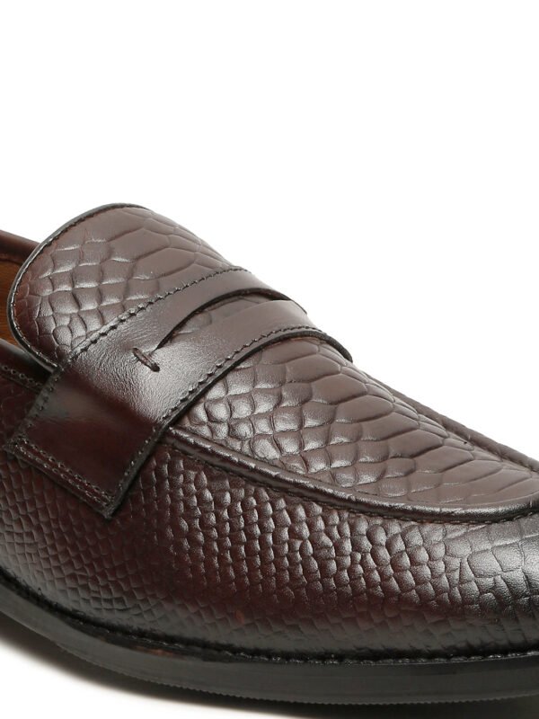Men's Classic Brown Texture Moccasins Leather Shoes - Image 2