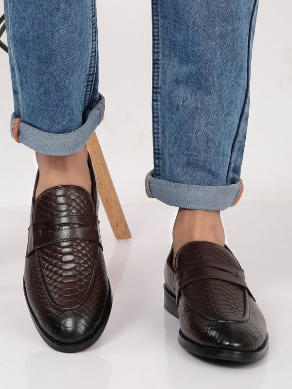 Men's Classic Brown Texture Moccasins Leather Shoes - Image 7