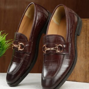 Men's Brown Texture Slip-On Loafers With Buckle