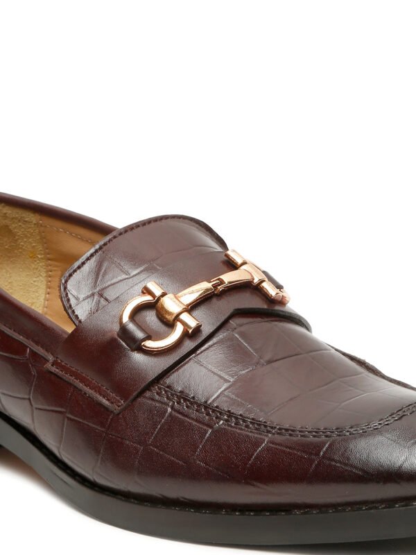 Men's Brown Texture Slip-On Loafers With Buckle - Image 2