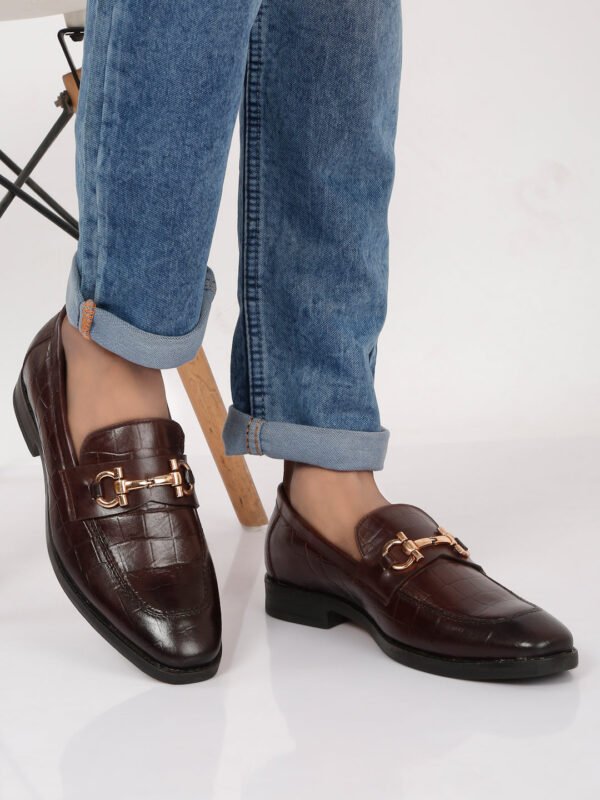 Men's Brown Texture Slip-On Loafers With Buckle - Image 7